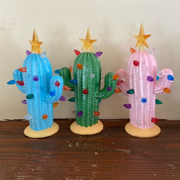 Cactus Christmas Tree with Lights - Picture 3 of 17